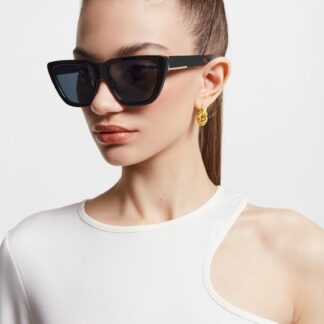 Women's sunglasses with a case